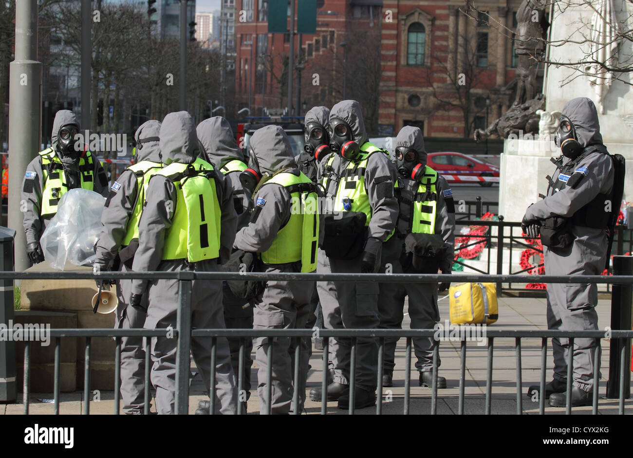 police UK wearing gas masks Stock Photo