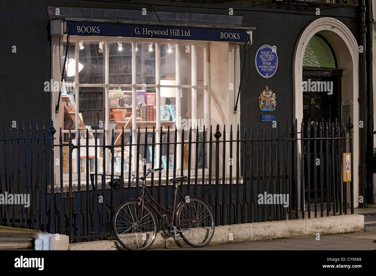 Heywood Hill antiquarian bookshop, 10 Curzon Steet, Mayfair, London, England, UK Stock Photo