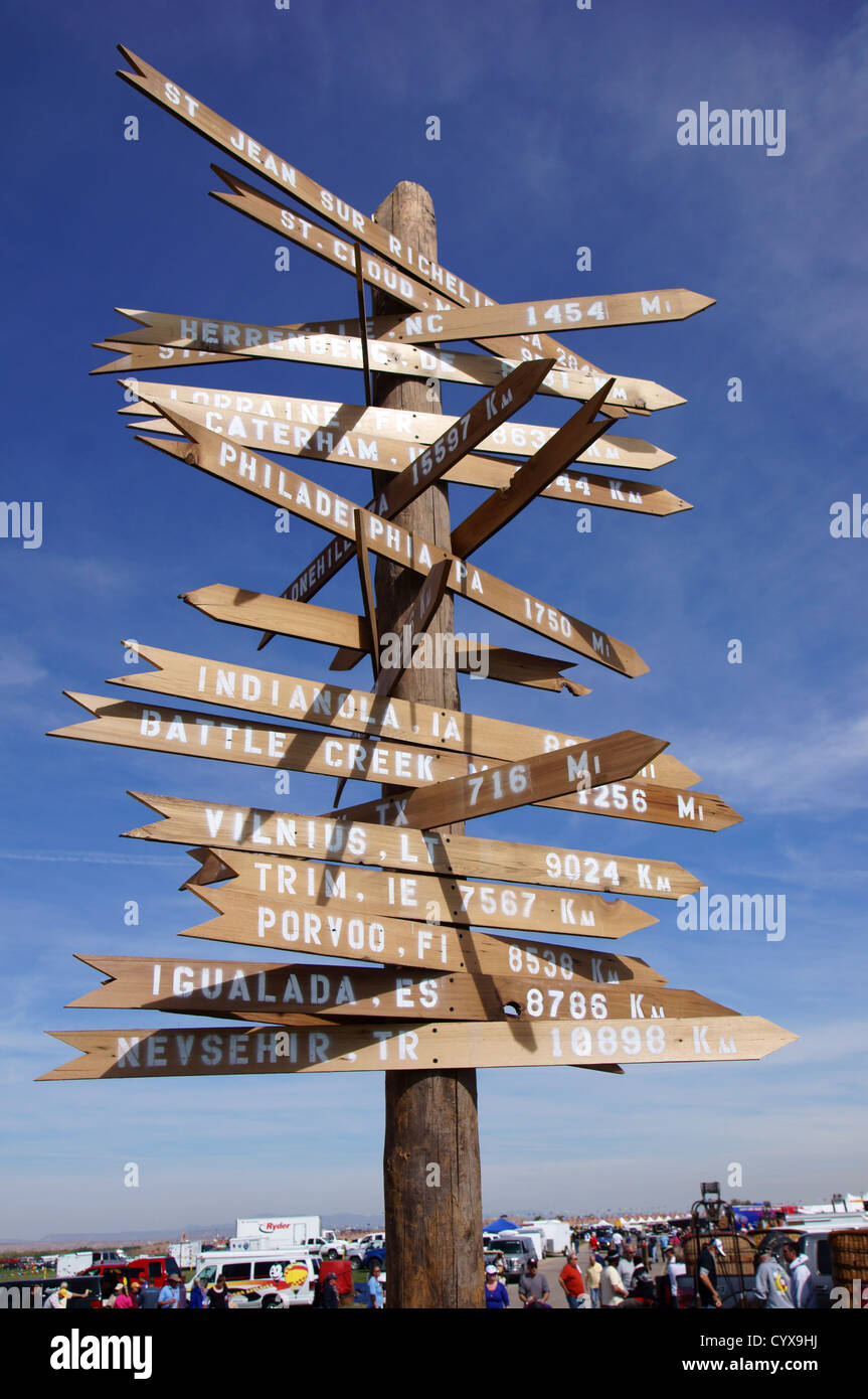 Distance journey mile marker hires stock photography and images Alamy