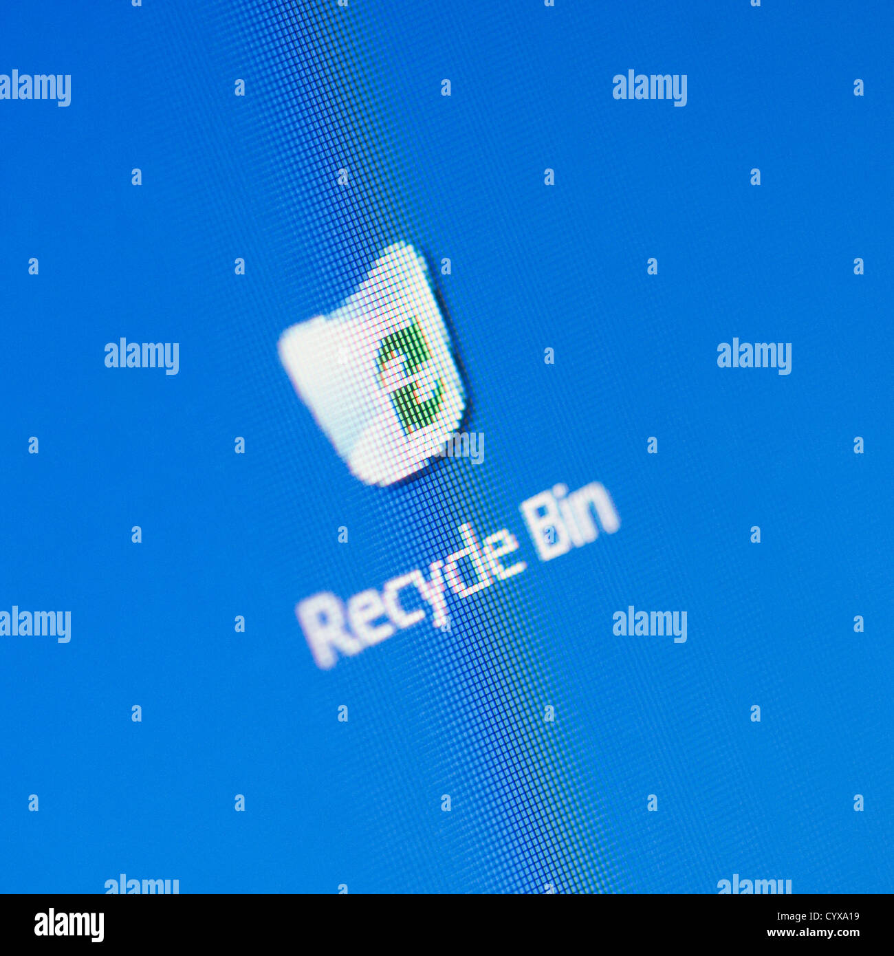 Recycle bin icon on a computer screen Stock Photo Alamy