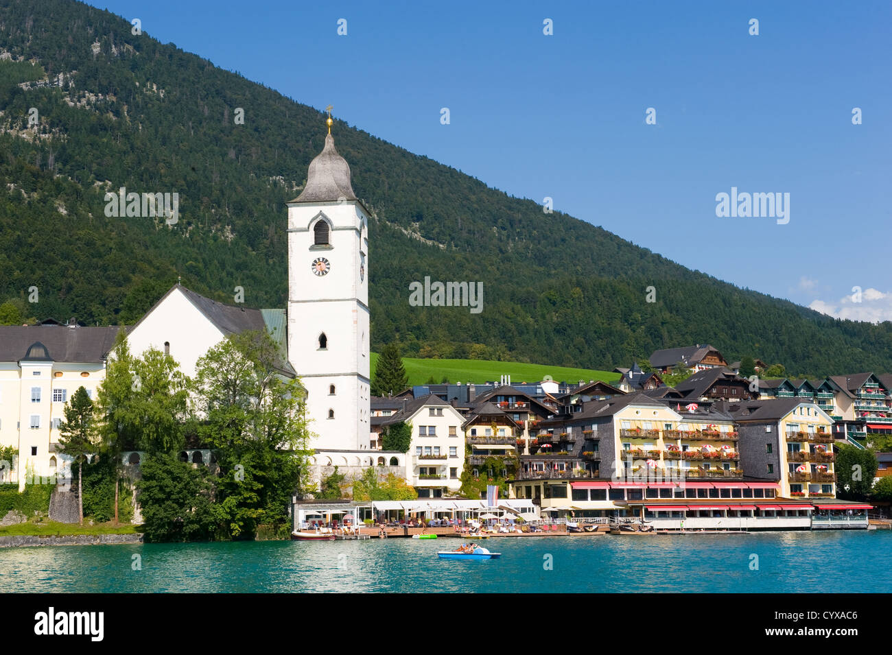 The small tourist town St. Wolfgang on the banks of the Wolfgangsee in Austria Stock Photo