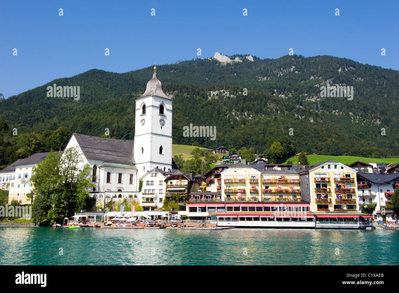 The small tourist town St. Wolfgang on the banks of the Wolfgangsee in Austria Stock Photo