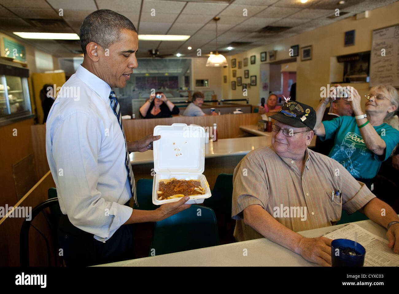 US President Barack Obama stops for lunch at Ross' Restaurant June 28, 2011 in Bettendorf, Iowa. Stock Photo