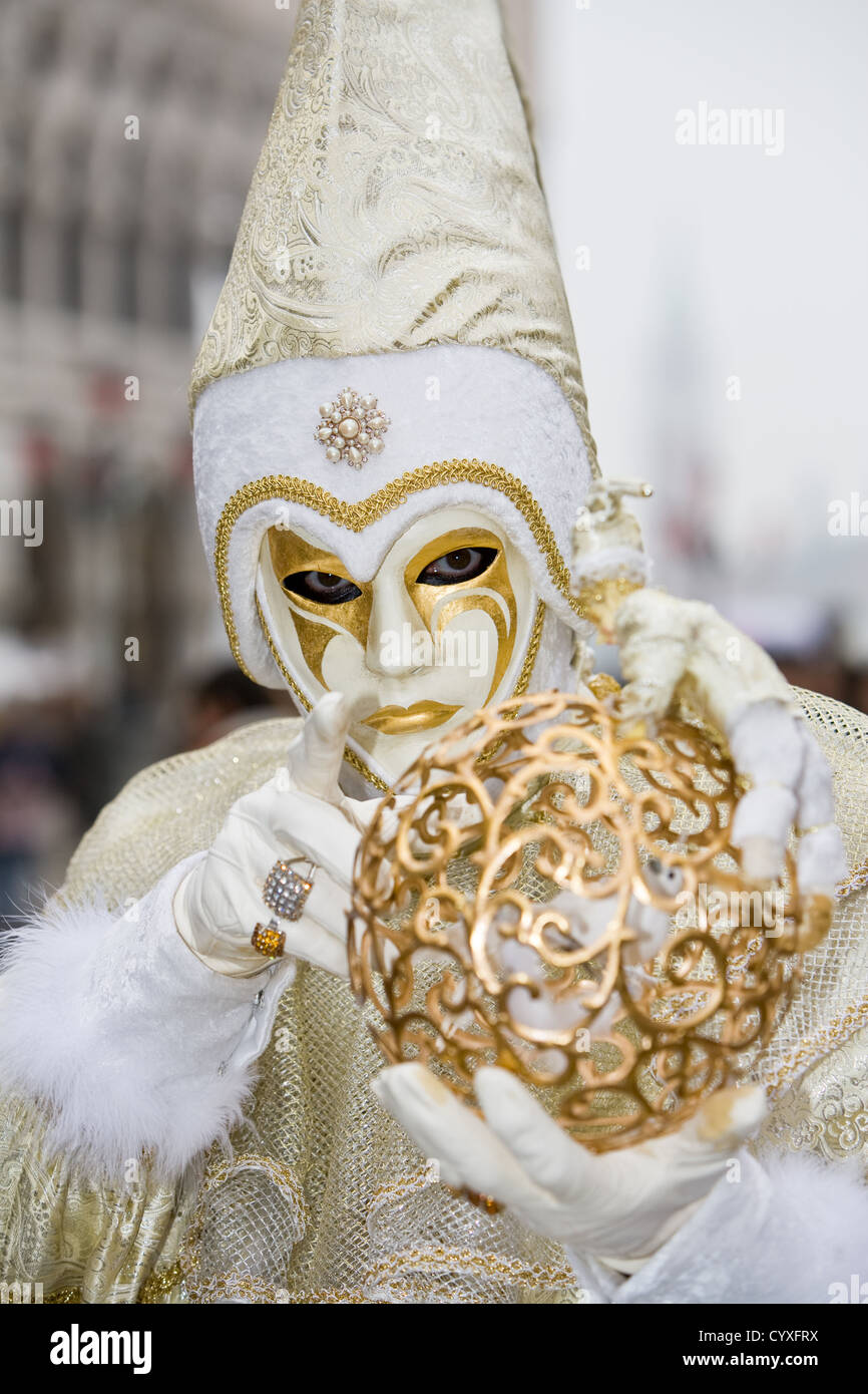 Gold costume outfit hi-res stock photography and images - Alamy