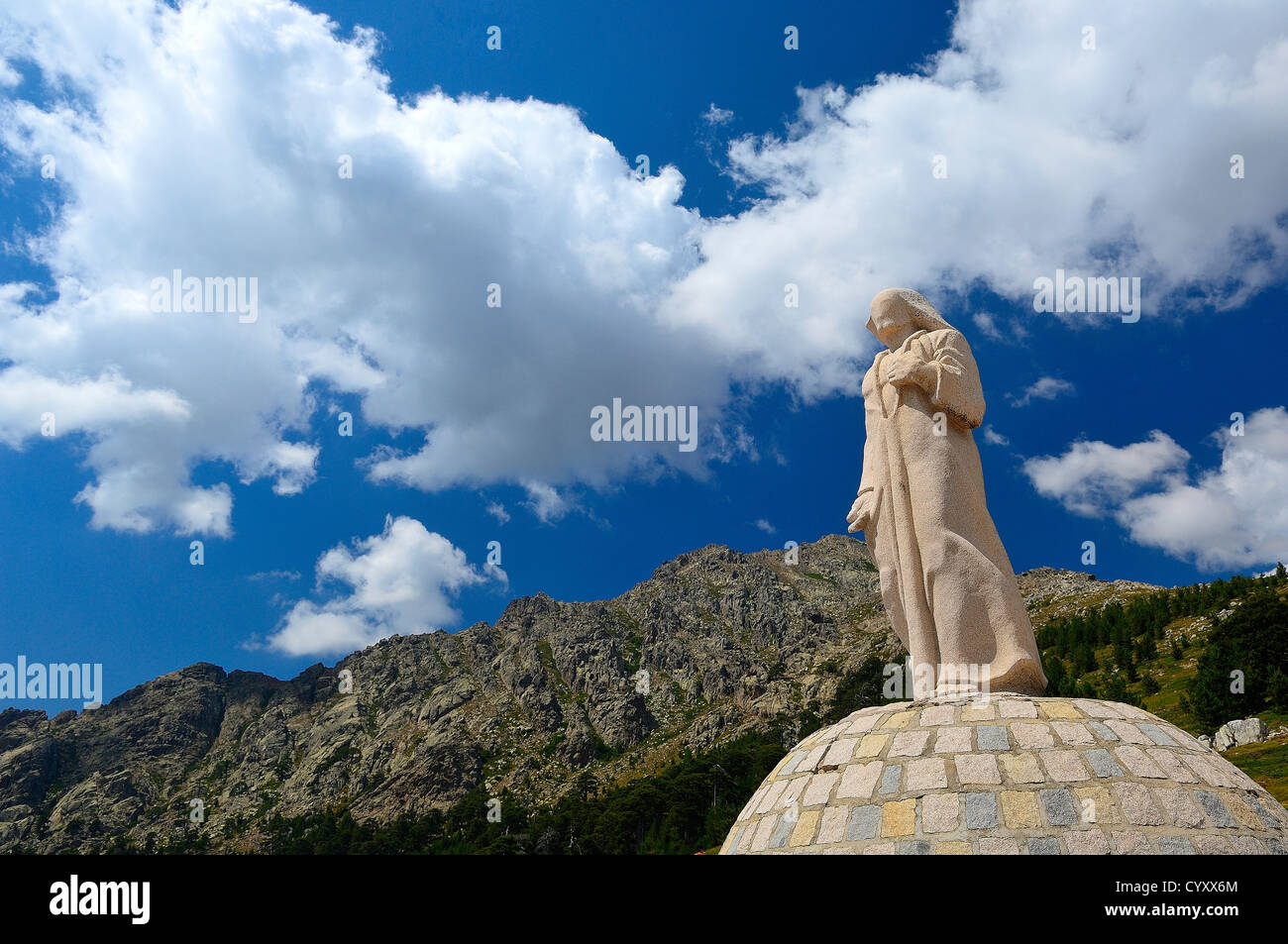 statue du christ roi au sommet du col de vergio haute corse France 2b Stock Photo