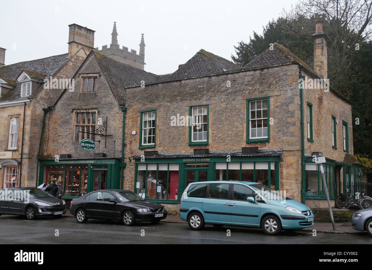 Huffkins Tea Rooms in Stow on the Wold, Gloucestershire, England Stock Photo