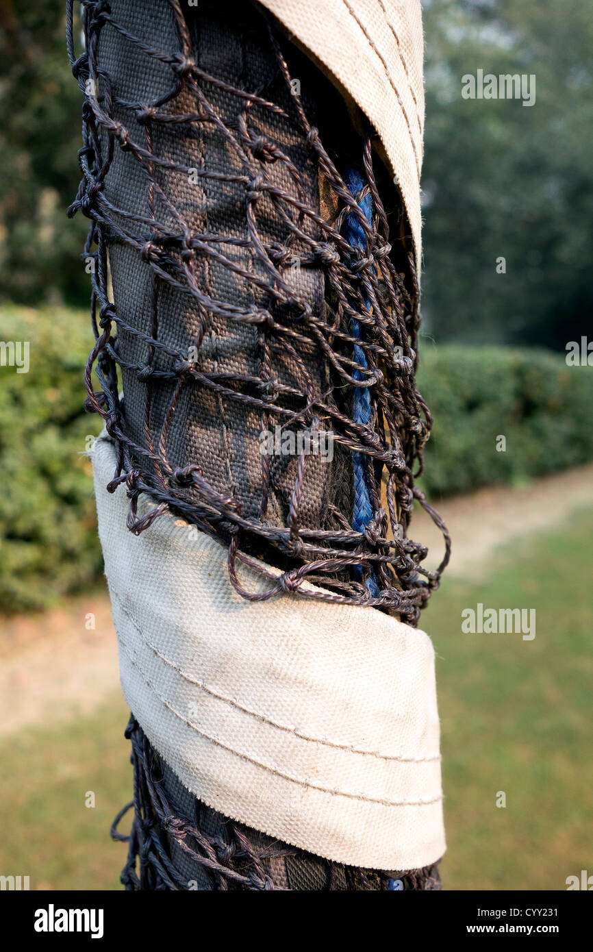 Badminton net pole netting wrapped lawn Stock Photo Alamy