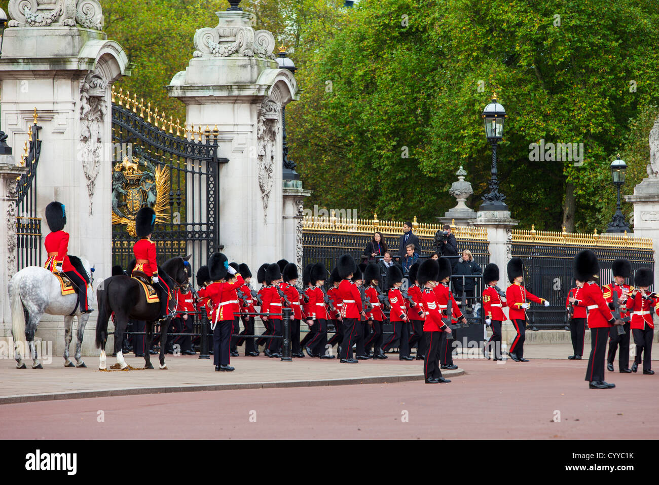 Members of the Scots Guard on parade at Buckingham Palace, London England, UK Stock Photo
