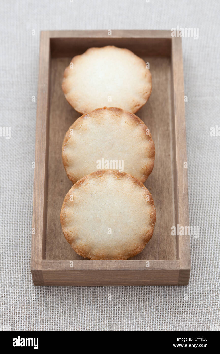 Three apple pies in a wooden box Stock Photo Alamy