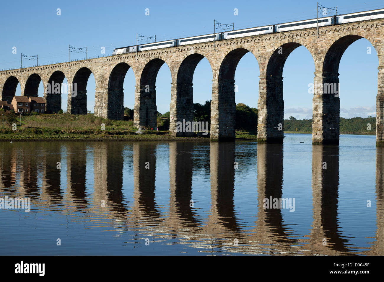 Royal Border Bridge spans the River Tweed between Berwick-upon-Tweed Stock Photo