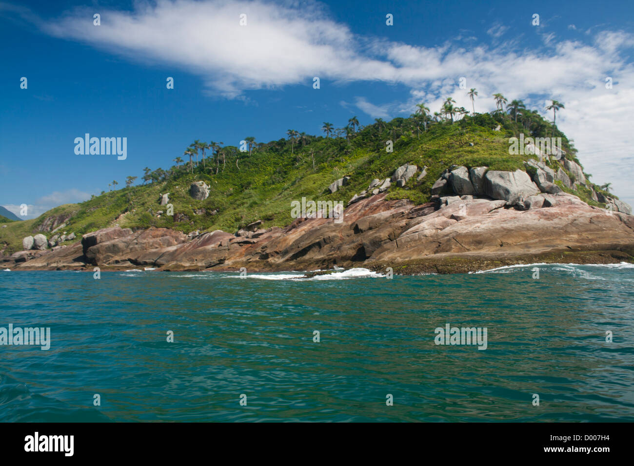 Castilho island south shore os São Paulo state, Brazil.  Part of the ecologic station protected area ESEC Tupiniquins. Stock Photo