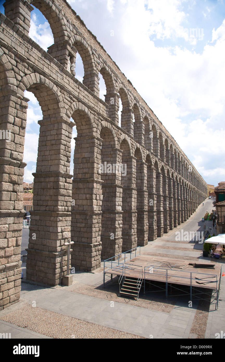 roman aqueduct of segovia city in spain Stock Photo - Alamy