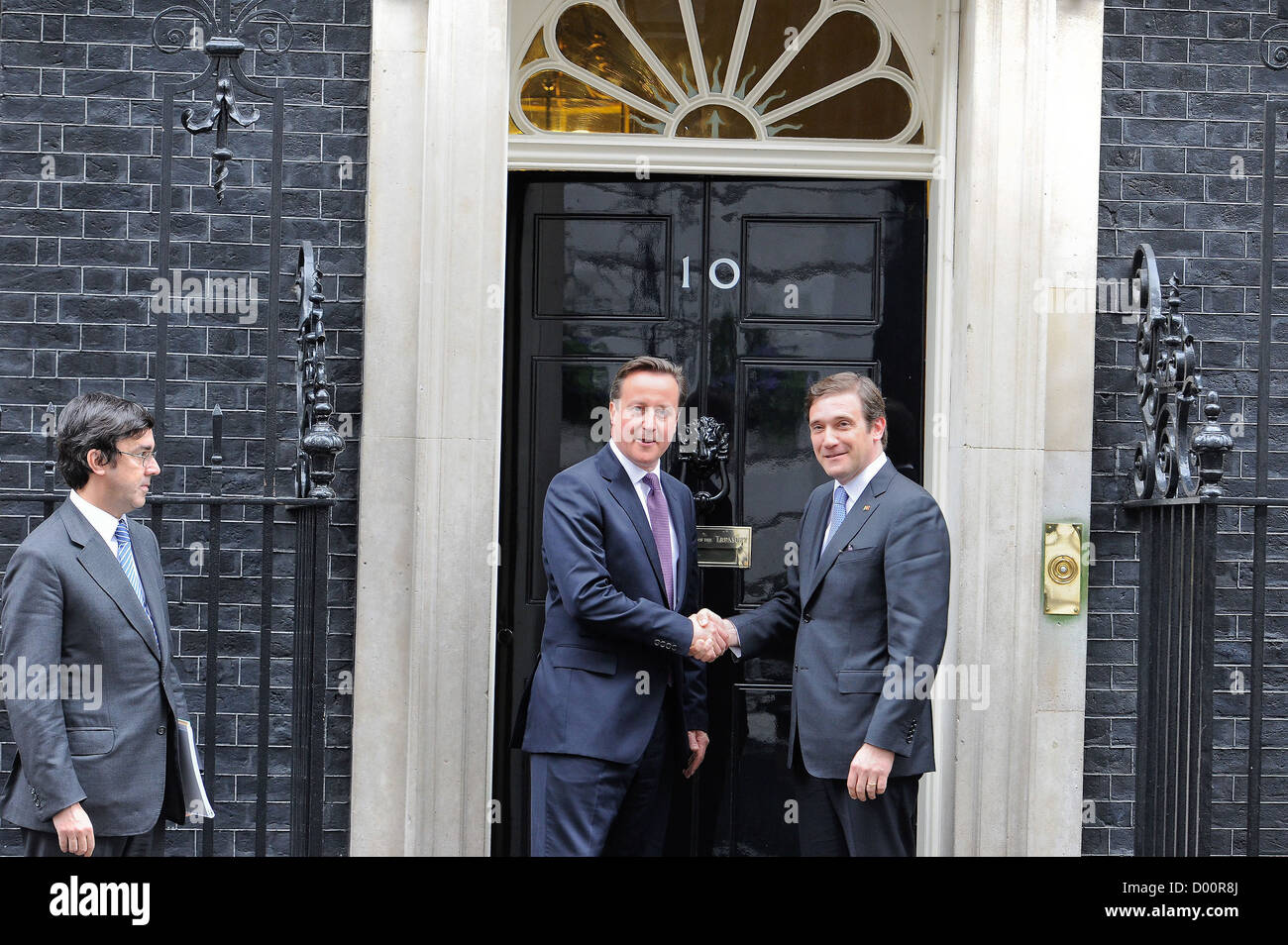 Prime Minister the Rt Honourable David Cameron MP meets Mr Pedro Passos Coelho the Prime Minister of Portugal Stock Photo