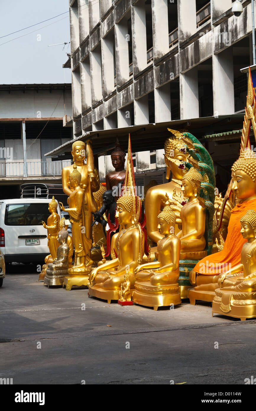 Shop selling buddha statues hires stock photography and images Alamy