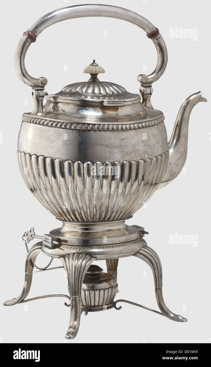 https://c8.alamy.com/comp/D016K9/a-silver-tea-kettle-on-a-lamp-stand-russia-circa-1910-chased-silver-D016K9.jpg