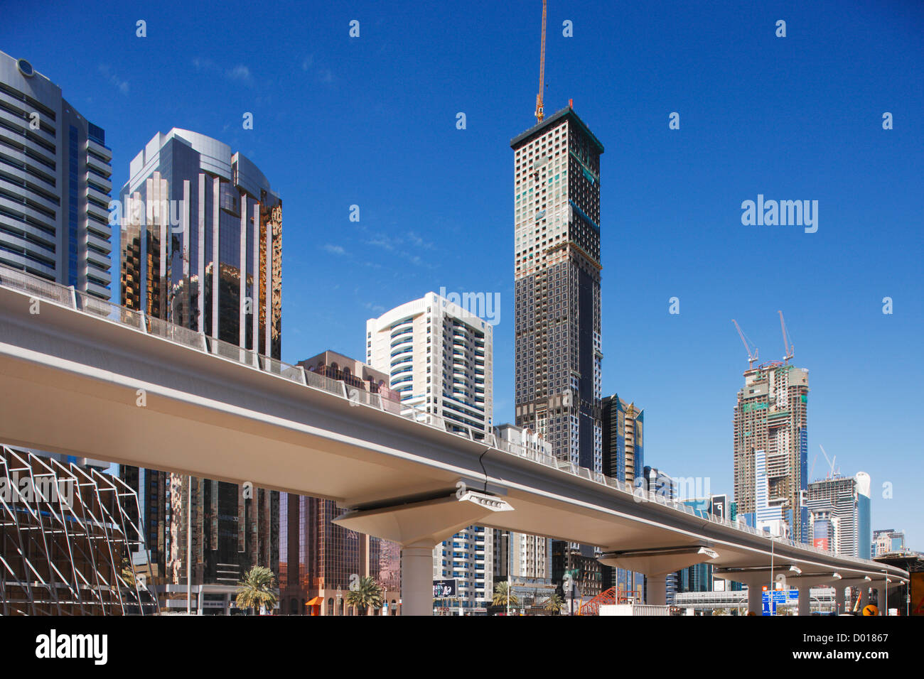 Tall towers and a new metro line made Sheik Zayed Road a haven for ...