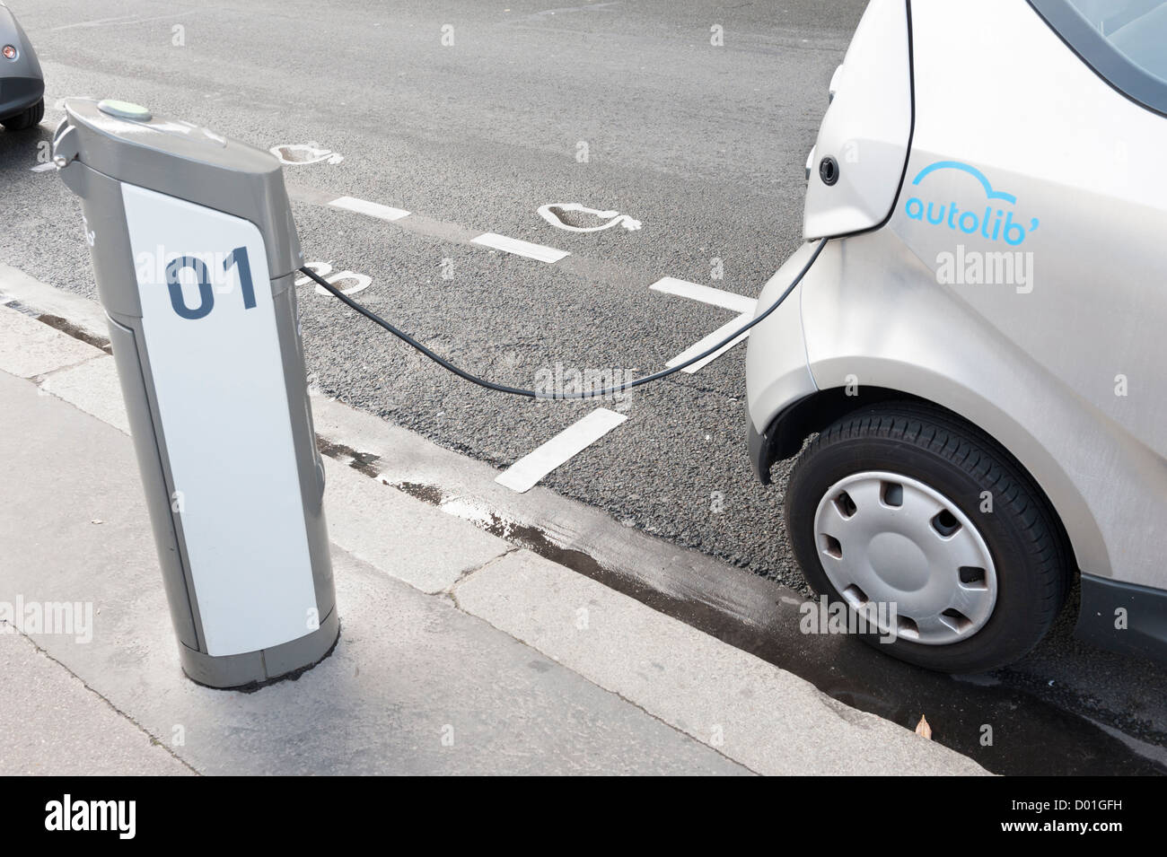 Autolib electric cars charging station Paris street Stock Photo Alamy