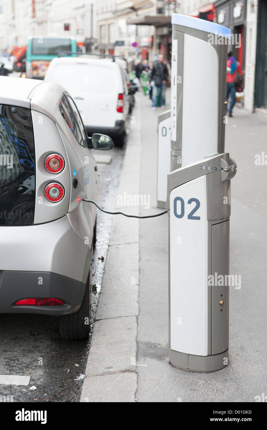 Autolib electric cars charging station Paris street Stock Photo Alamy