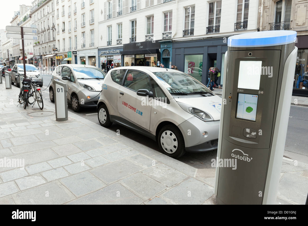 Electric car charging station paris hires stock photography and images