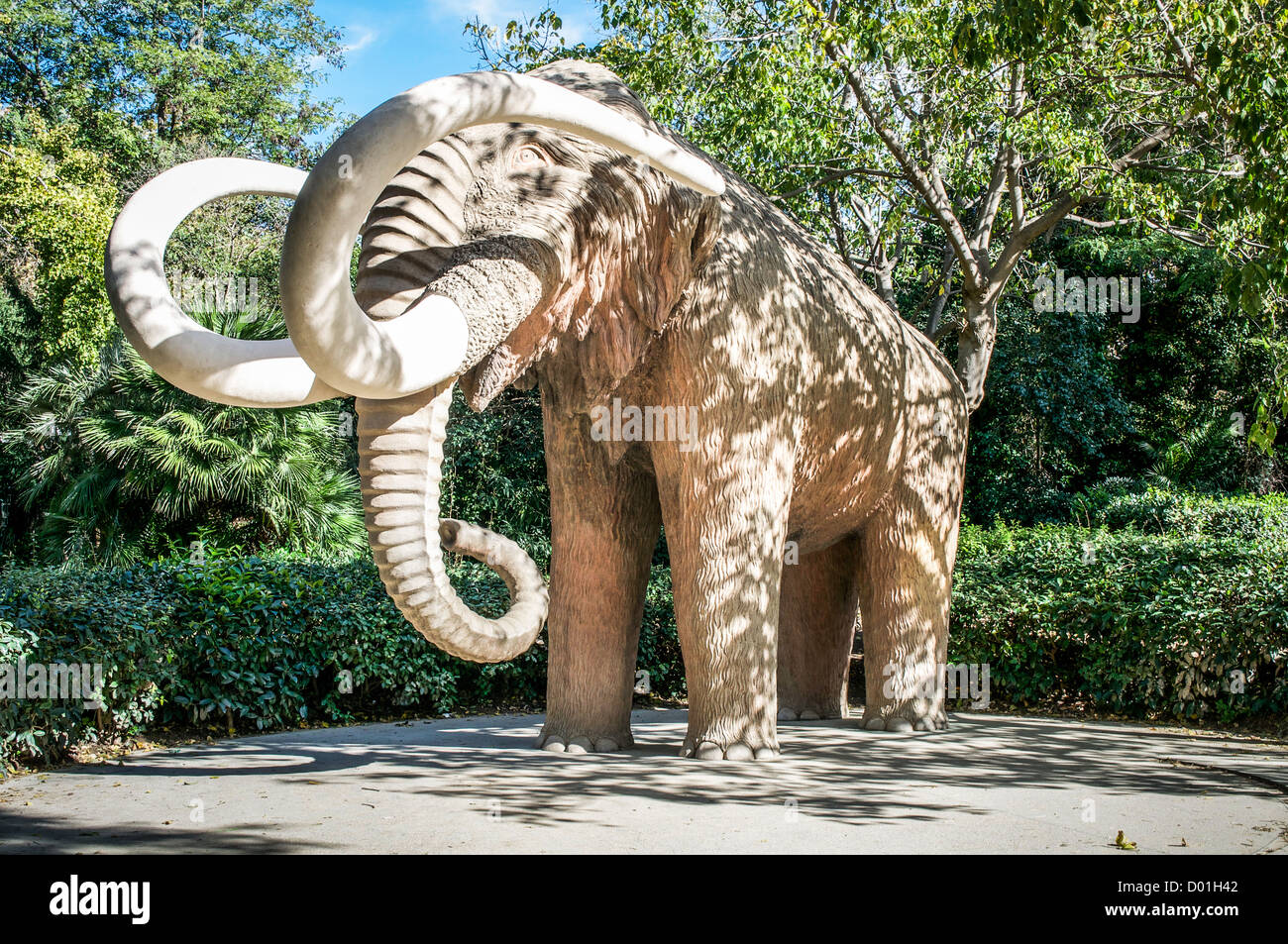 Huge sculpture of a woolly mammoth in the Parc de la Ciutadella in the Gothic Quarter of Barcelona, Spain Stock Photo