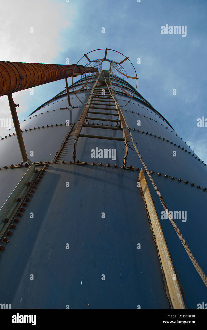 Tall grain silo hires stock photography and images Alamy