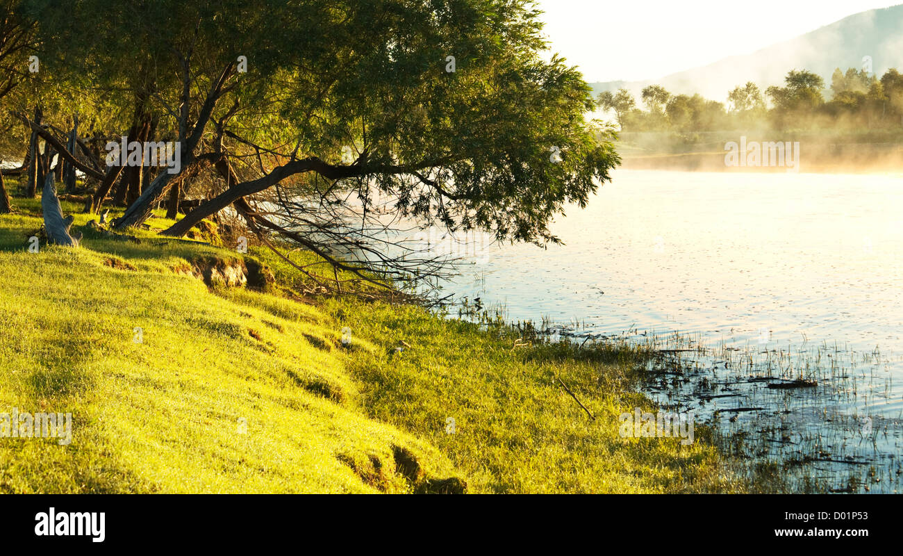 Outdoor dawn and river hi-res stock photography and images - Alamy