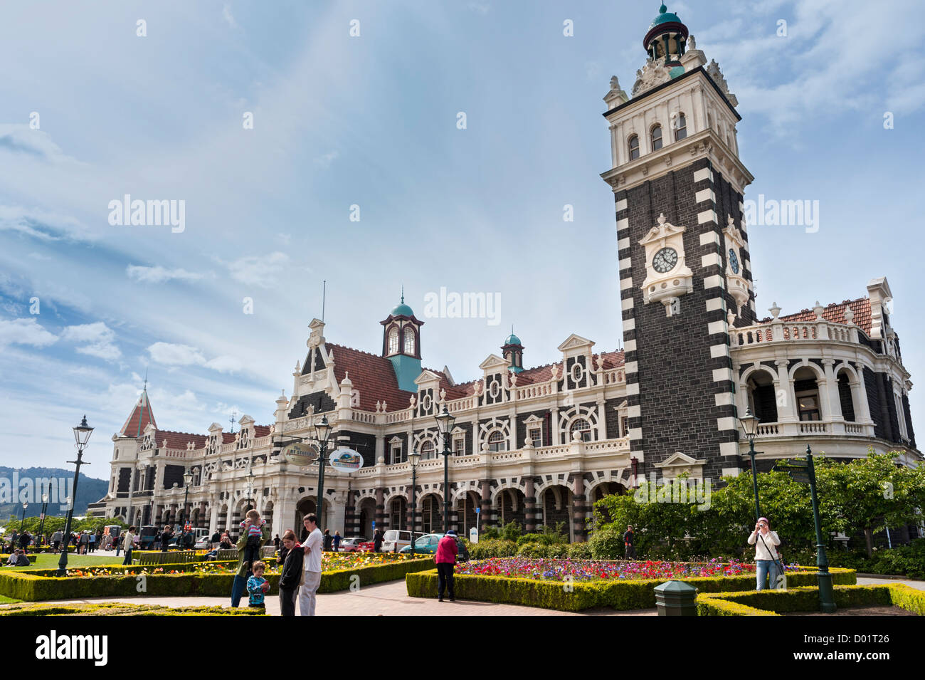 Dunedin Railway Station. Designed by George A. Troup, opened in 1906. New Zealand, South Island Stock Photo