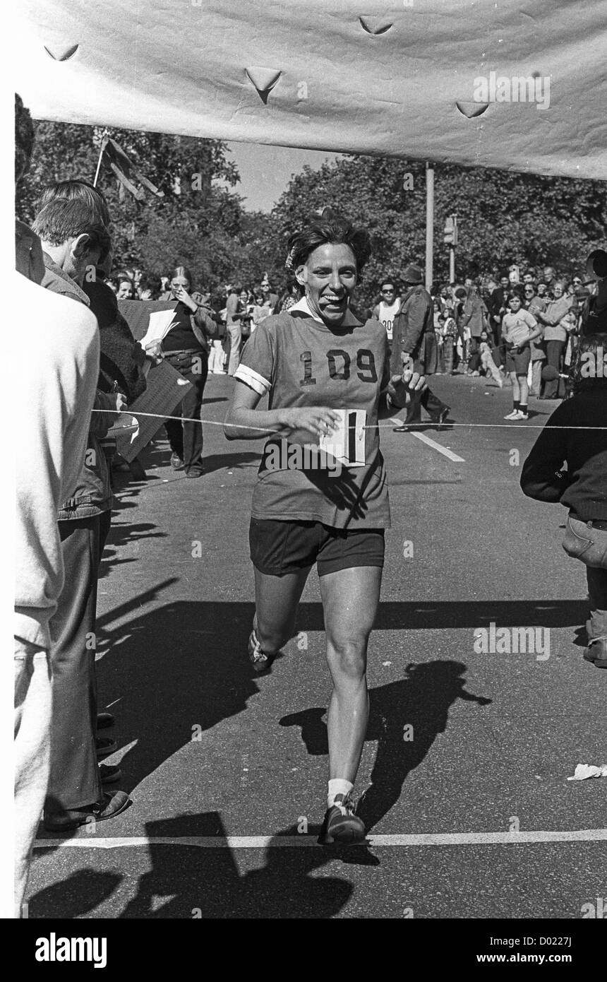 Nina Kuscsik winning the 1972 New York City Marathon in Central Park. Stock Photo