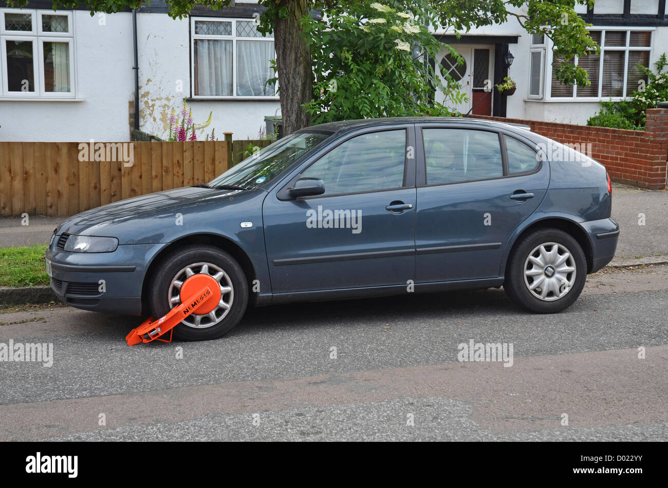 Car clamp hires stock photography and images Alamy