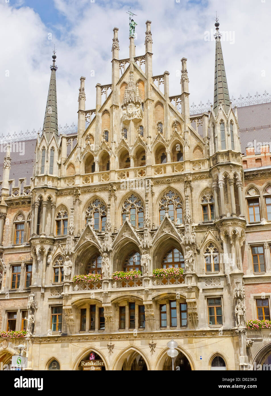 The Glockenspiel at Marienplatz in Munich Germany Stock Photo Alamy
