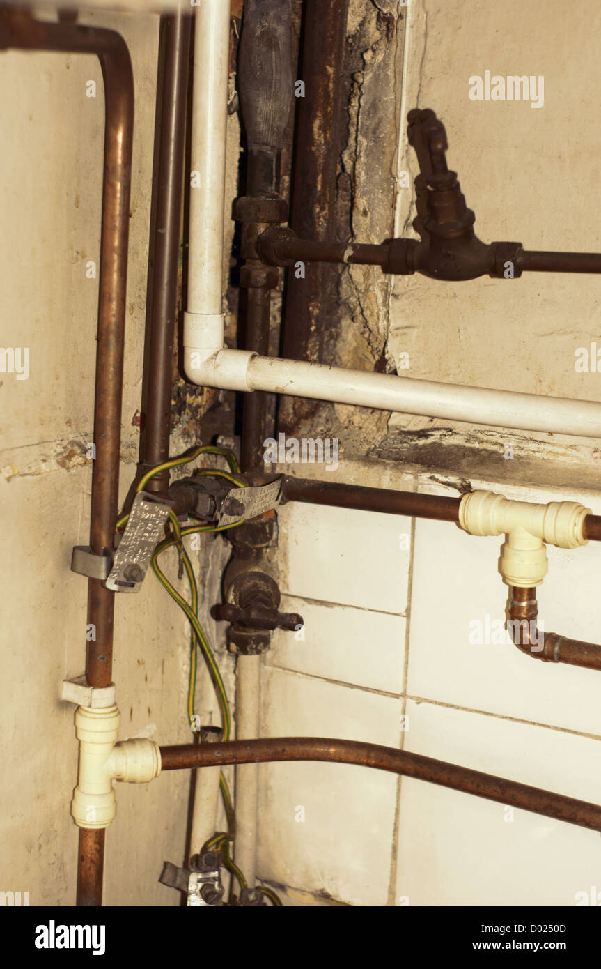 Washbasin pipes hires stock photography and images Alamy