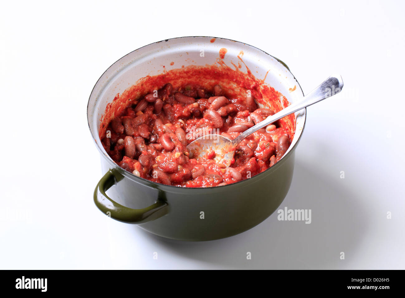 Vegetarian kidney bean chili in a saucepan Stock Photo
