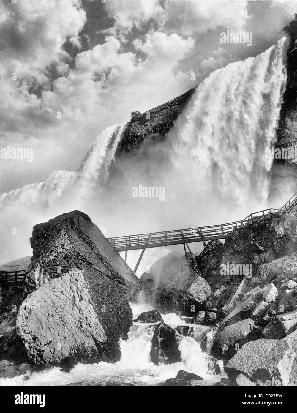 American Falls and Rock of Ages, Niagara, New York, circa 1910 Stock Photo