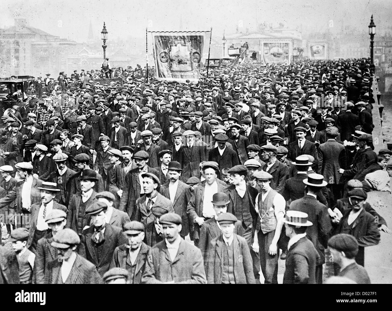 Первое мая 19. Забастовка 1 мая 1886 года в Чикаго. Забастовка в Чикаго 1886. Митинг в Чикаго 1886. Забастовка в США 1 мая 1886.