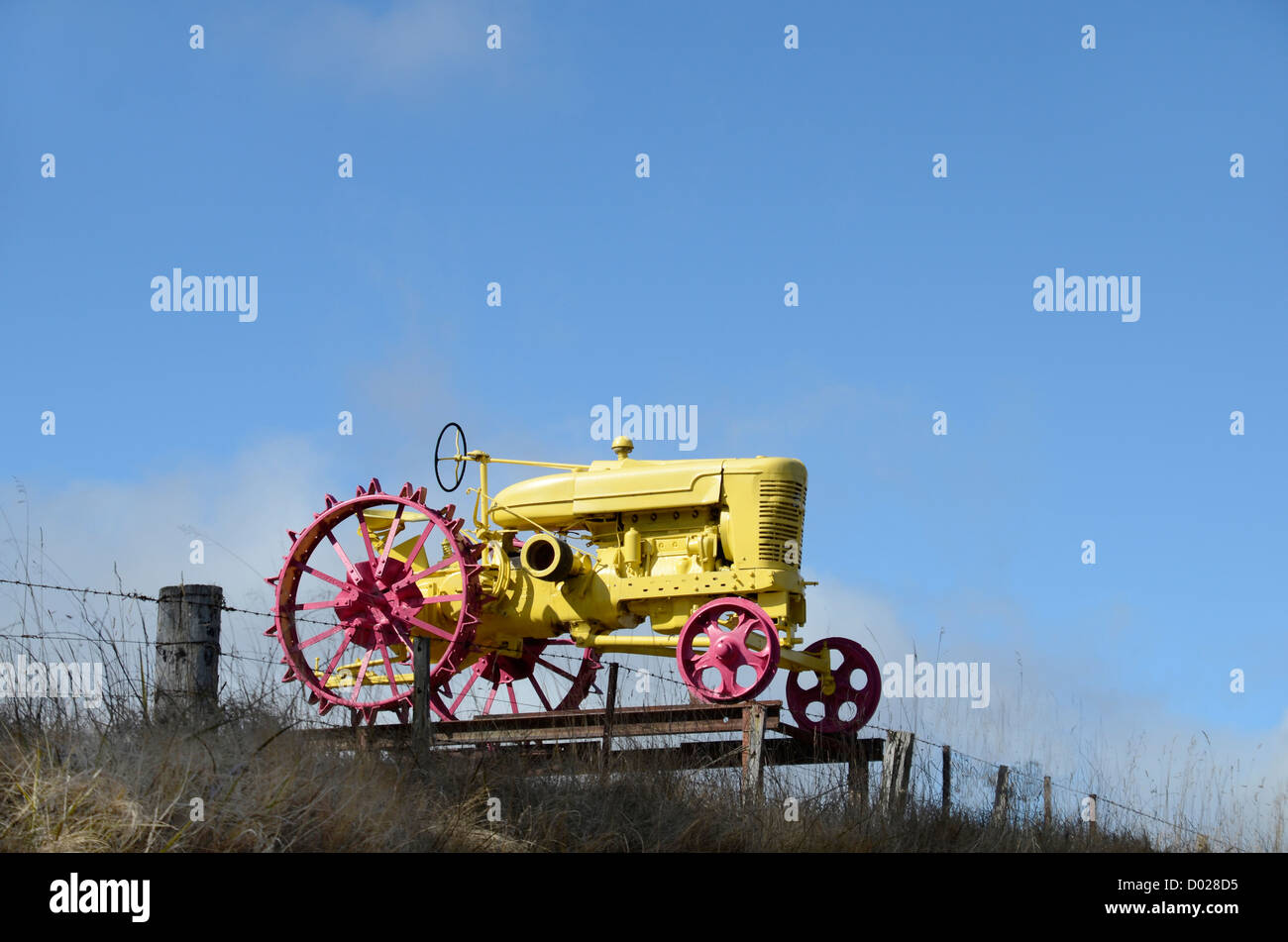Unused farm equipment hi-res stock photography and images - Alamy
