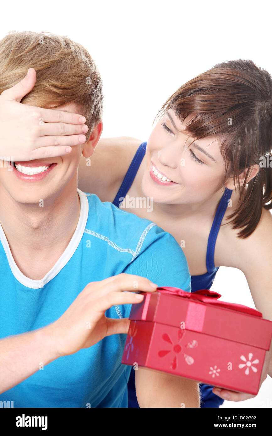 What gift can a 2025 girl give her boyfriend