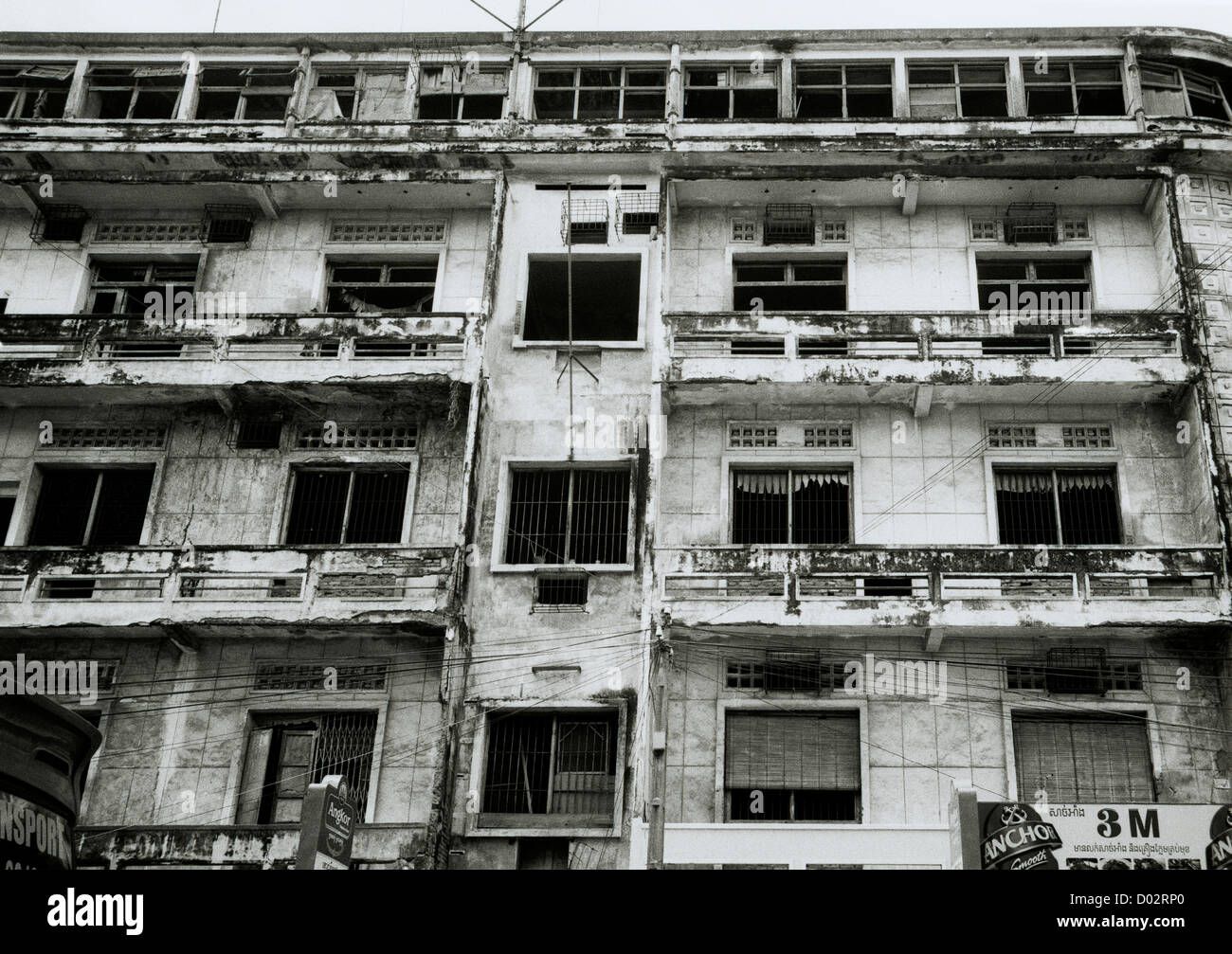 Documentary Photography - Slum housing in Phnom Penh in Cambodia in ...