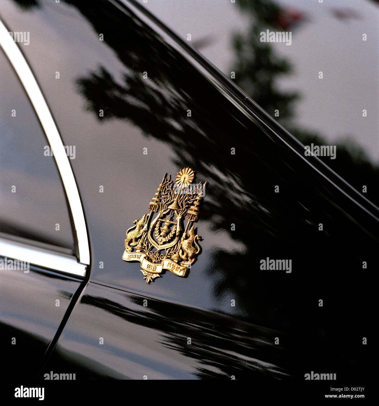 Update more than 136 king logo car super hot camera.edu.vn