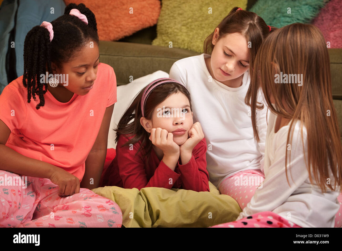 Sleep over friends. Sleep over friends. Sleep over friends. Sleep over friends. Детки спят в пижамах.