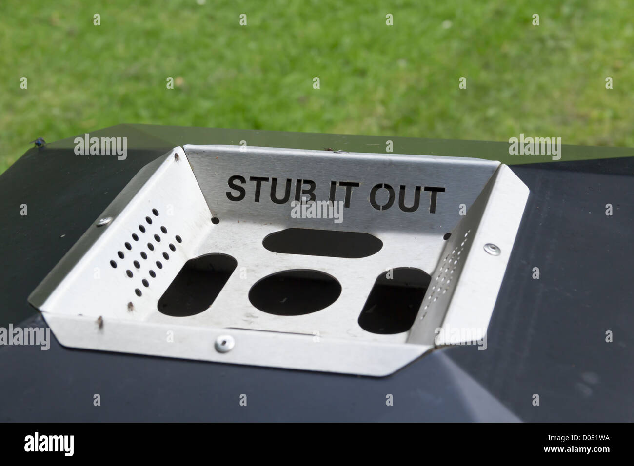 Cigarette bin stub end hires stock photography and images Alamy