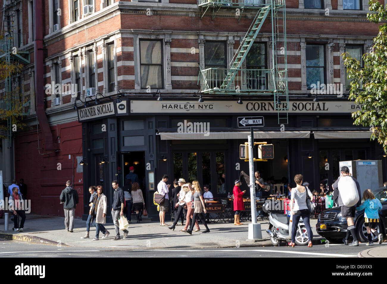 The corner social new york hi-res stock photography and images - Alamy