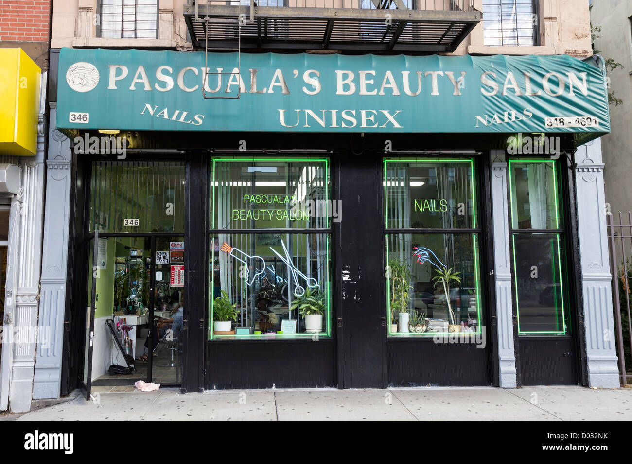 Beauty salon in Lenox avenue, Harlem, New York Stock Photo