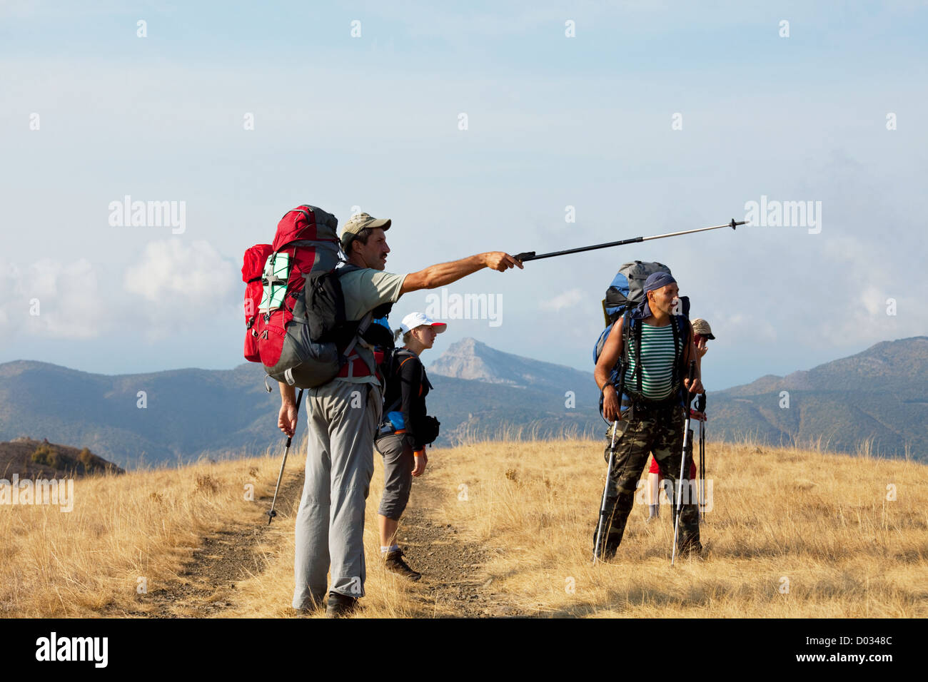 Group of friends on hike hi-res stock photography and images - Alamy