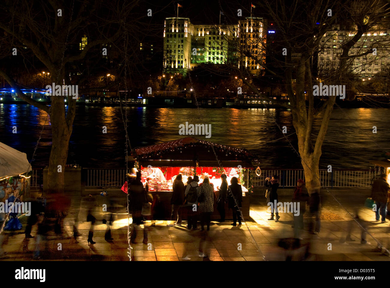 London south bank christmas market stalls hires stock photography and images Alamy