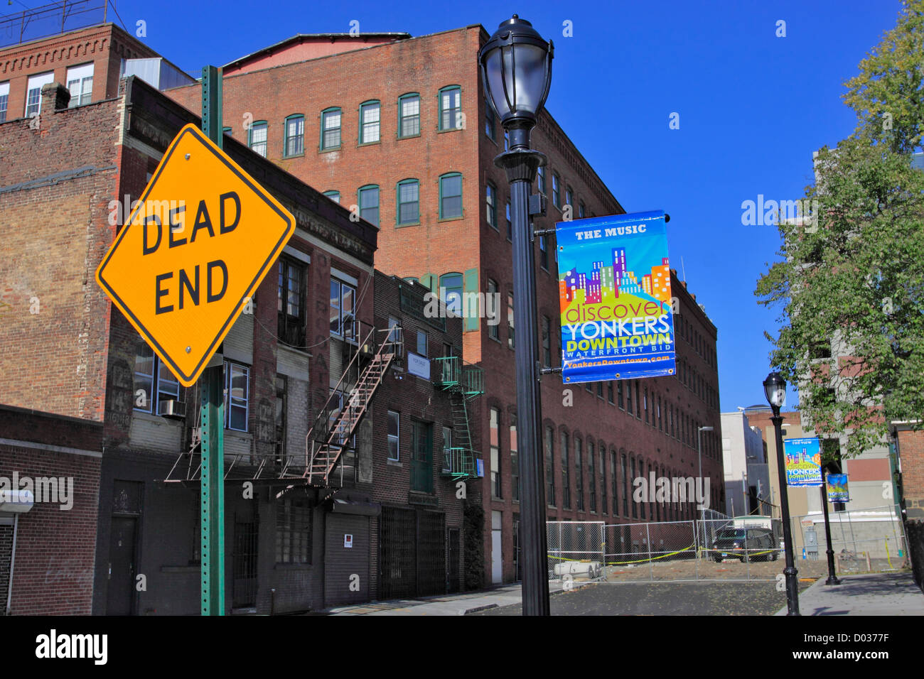 Dead end street hi-res stock photography and images - Alamy