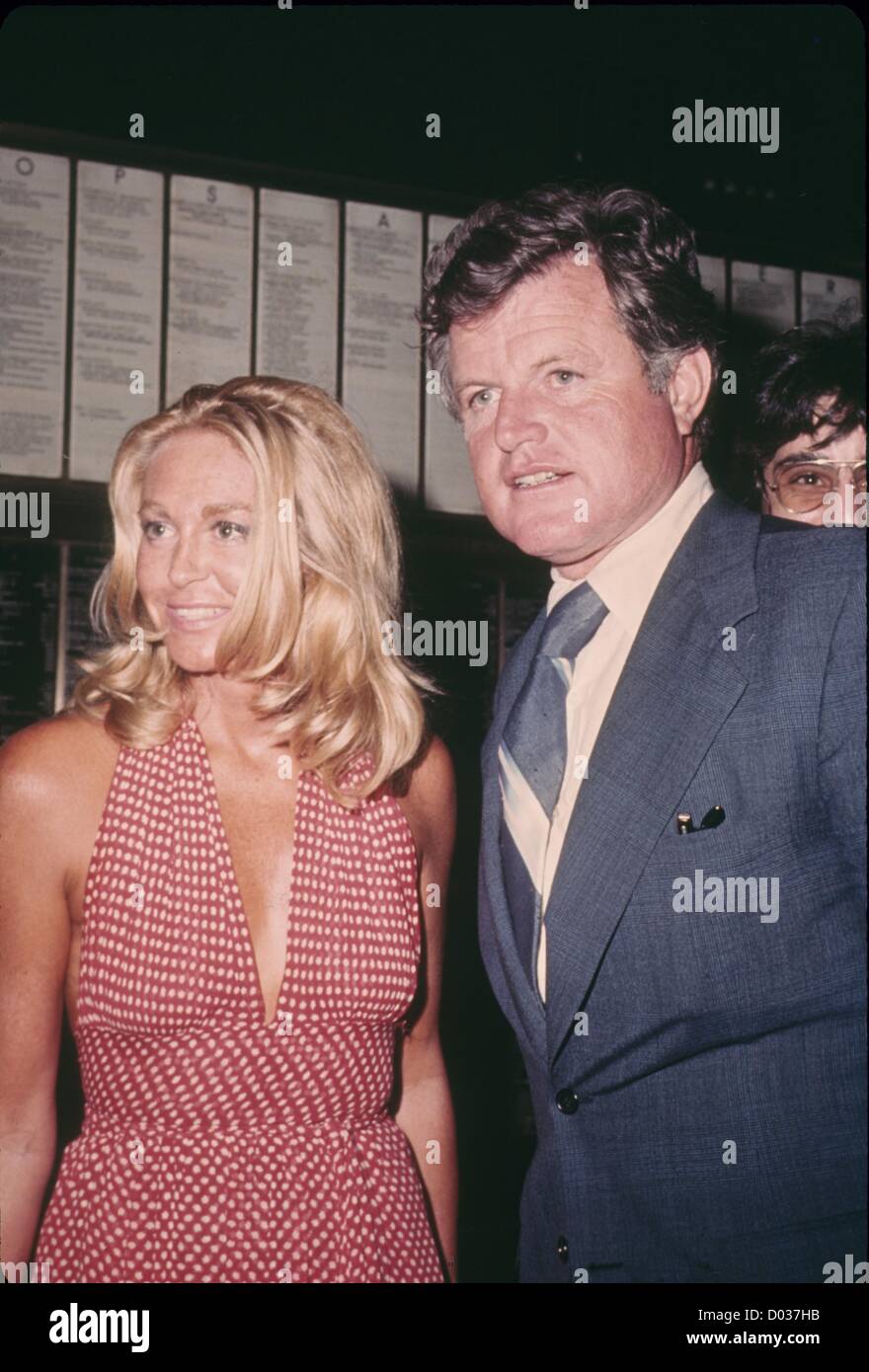 TED KENNEDY with JOAN KENNEDY 1976.(Credit Image: © Irv Steinberg/Globe ...