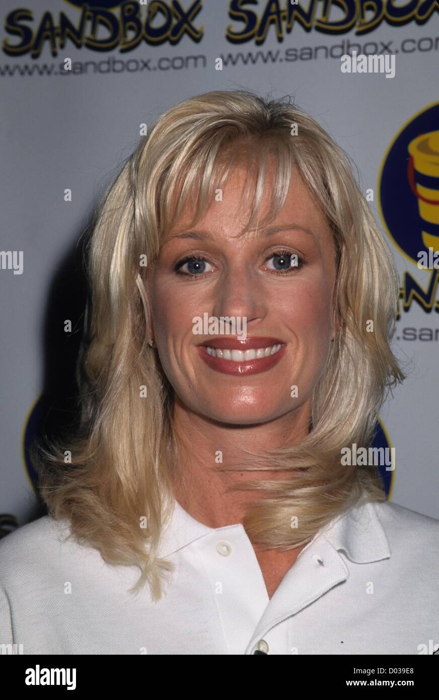 Darva conger hi-res stock photography and images - Alamy(00)