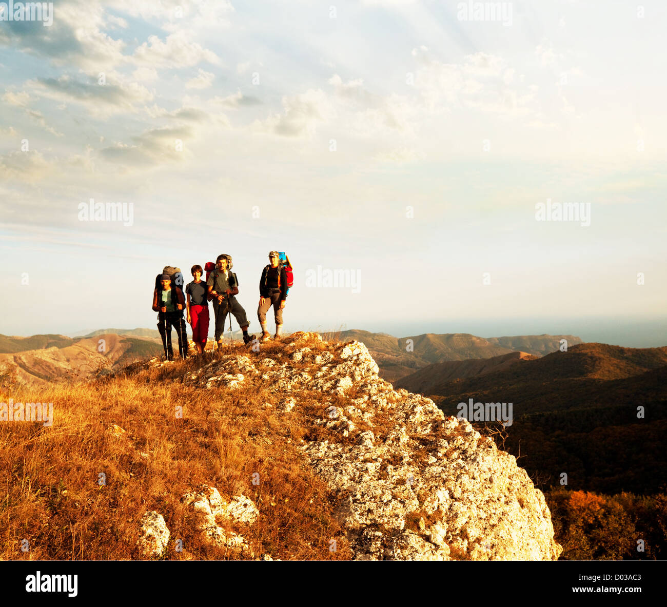 Group of friends on hike hi-res stock photography and images - Alamy