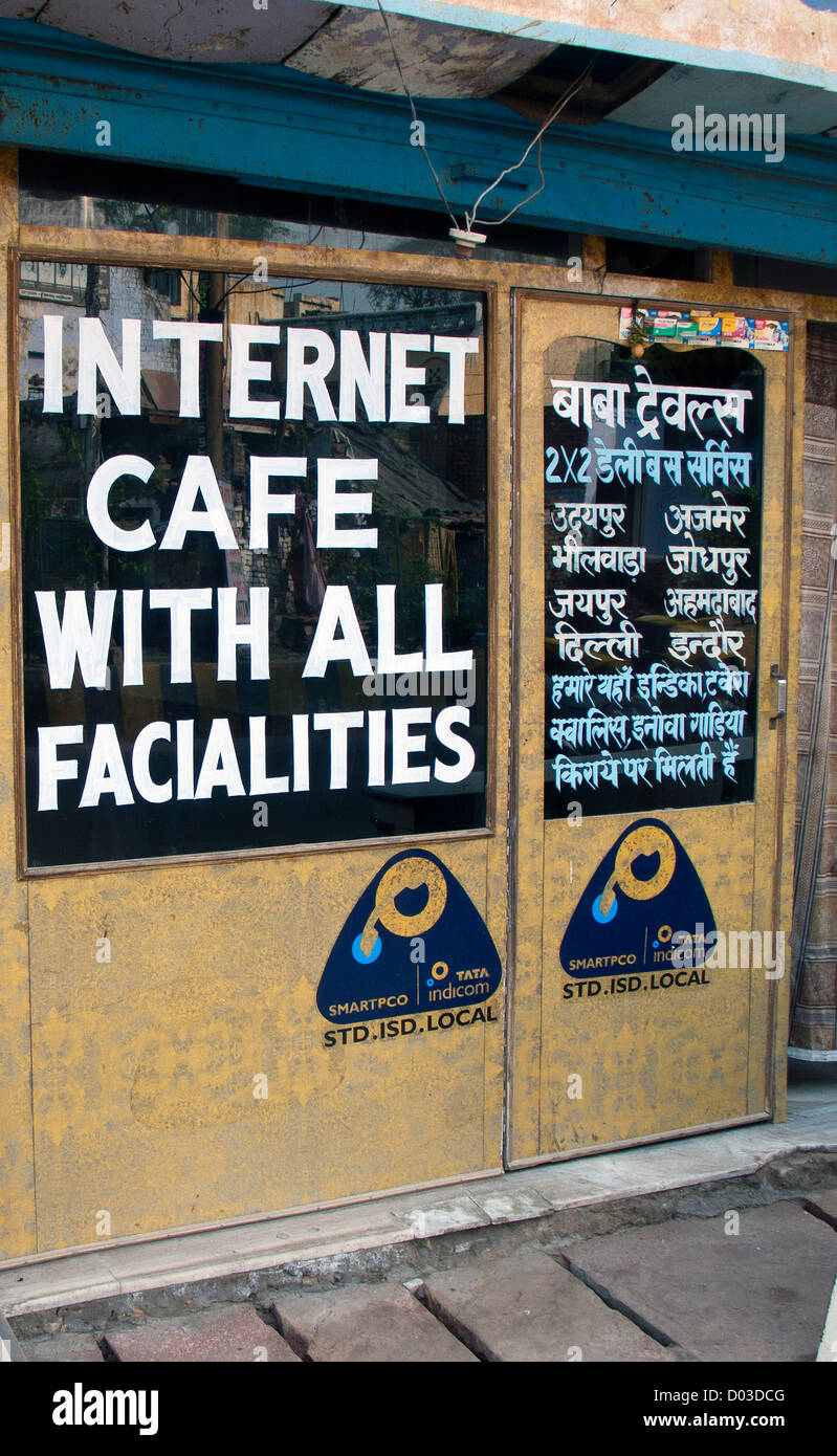 English language mistakes make amusing sign on internet cafe India Stock Photo