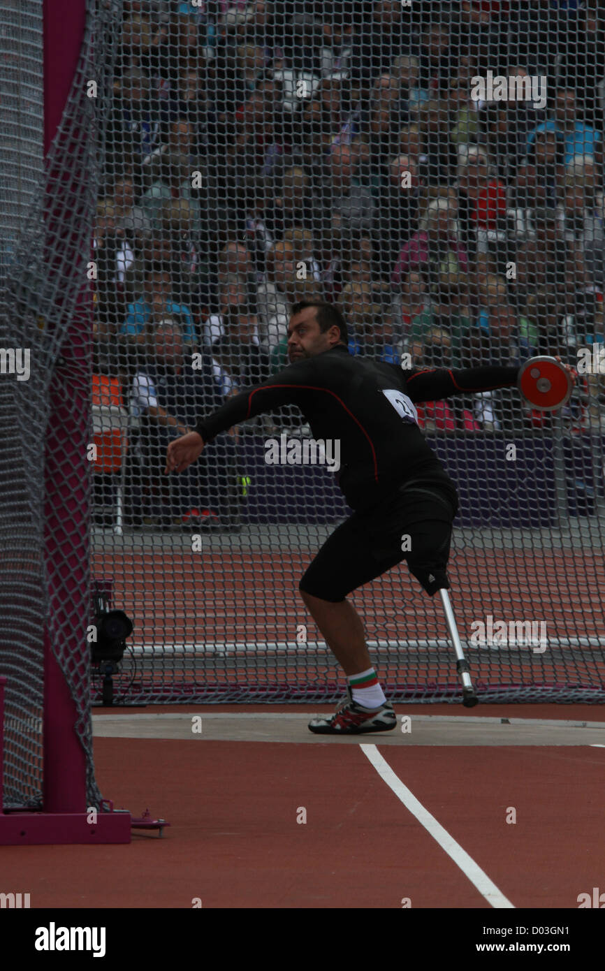 Discus throw olympic hires stock photography and images Alamy